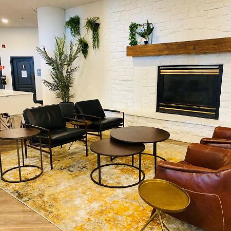 The Suites Hotel At Waterfront Plaza Duluth Bagian luar foto