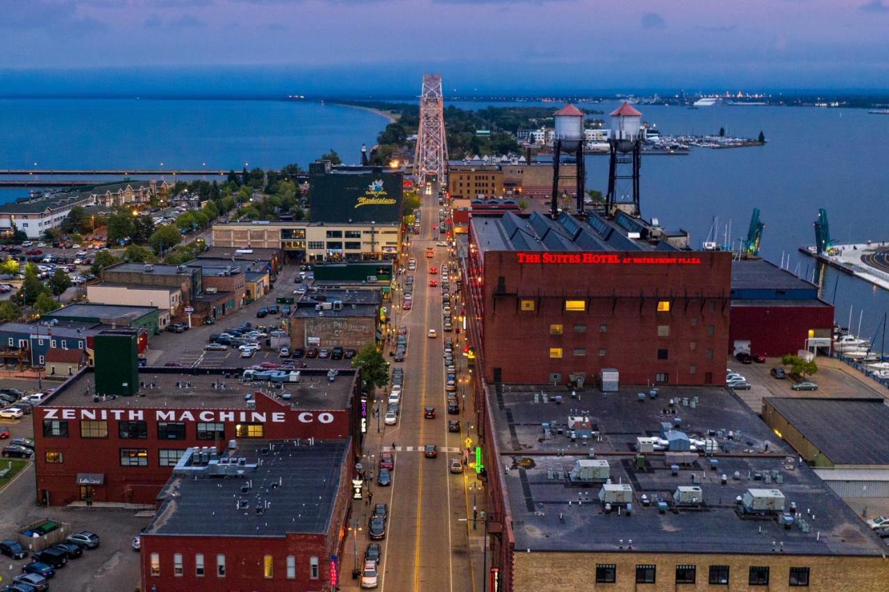The Suites Hotel At Waterfront Plaza Duluth Bagian luar foto