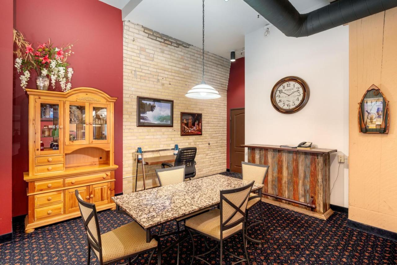 The Suites Hotel At Waterfront Plaza Duluth Bagian luar foto