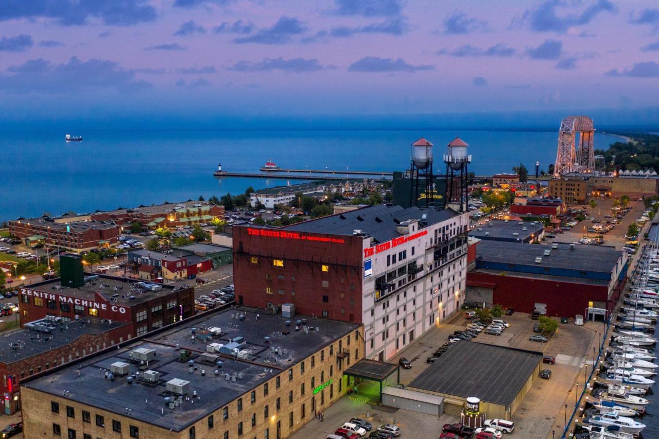 The Suites Hotel At Waterfront Plaza Duluth Bagian luar foto