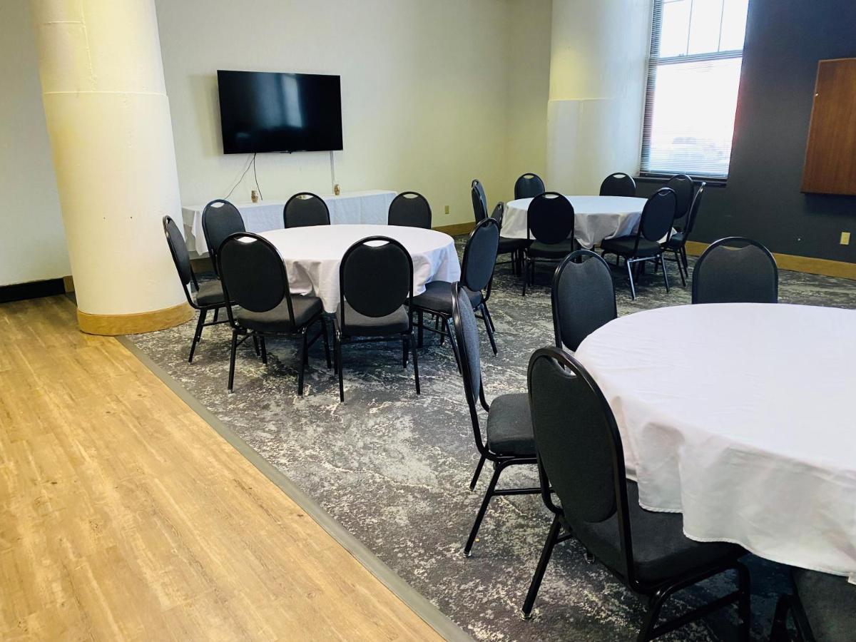 The Suites Hotel At Waterfront Plaza Duluth Bagian luar foto
