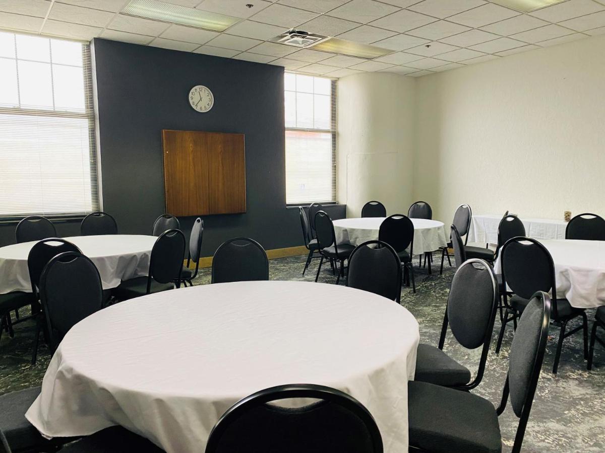 The Suites Hotel At Waterfront Plaza Duluth Bagian luar foto