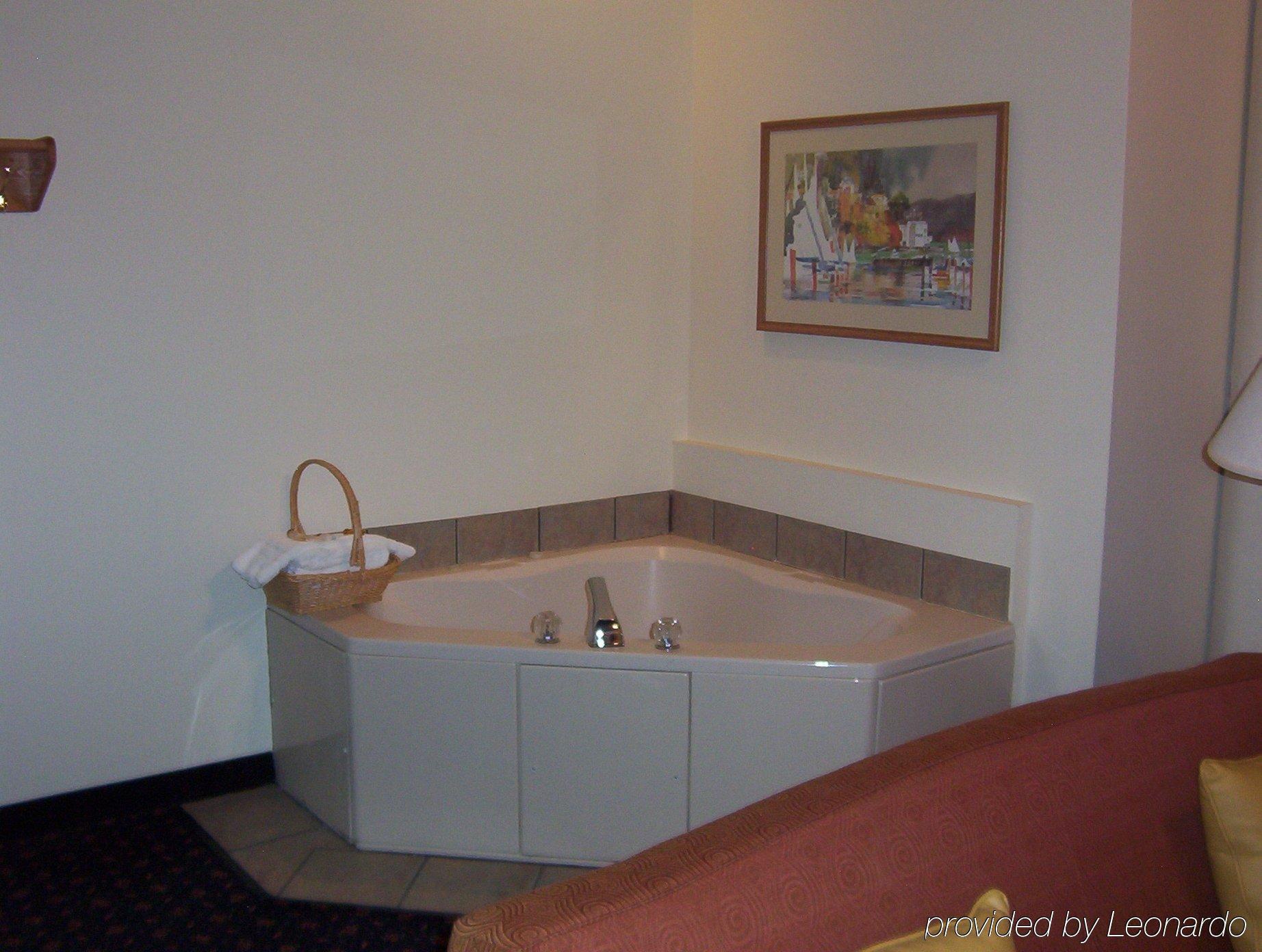 The Suites Hotel At Waterfront Plaza Duluth Ruang foto