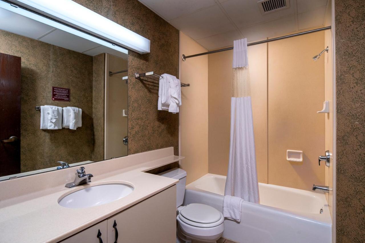 The Suites Hotel At Waterfront Plaza Duluth Bagian luar foto