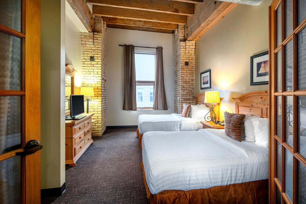 The Suites Hotel At Waterfront Plaza Duluth Bagian luar foto