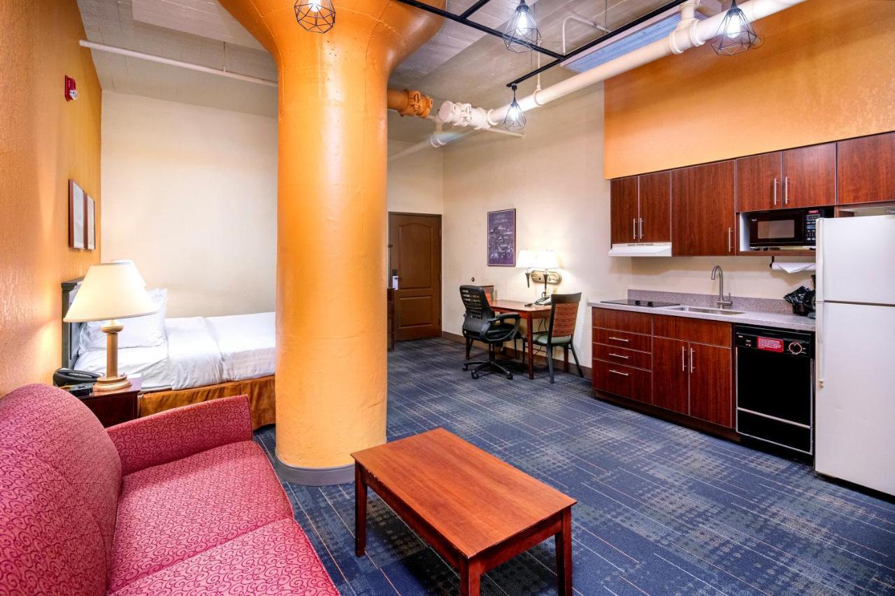 The Suites Hotel At Waterfront Plaza Duluth Bagian luar foto