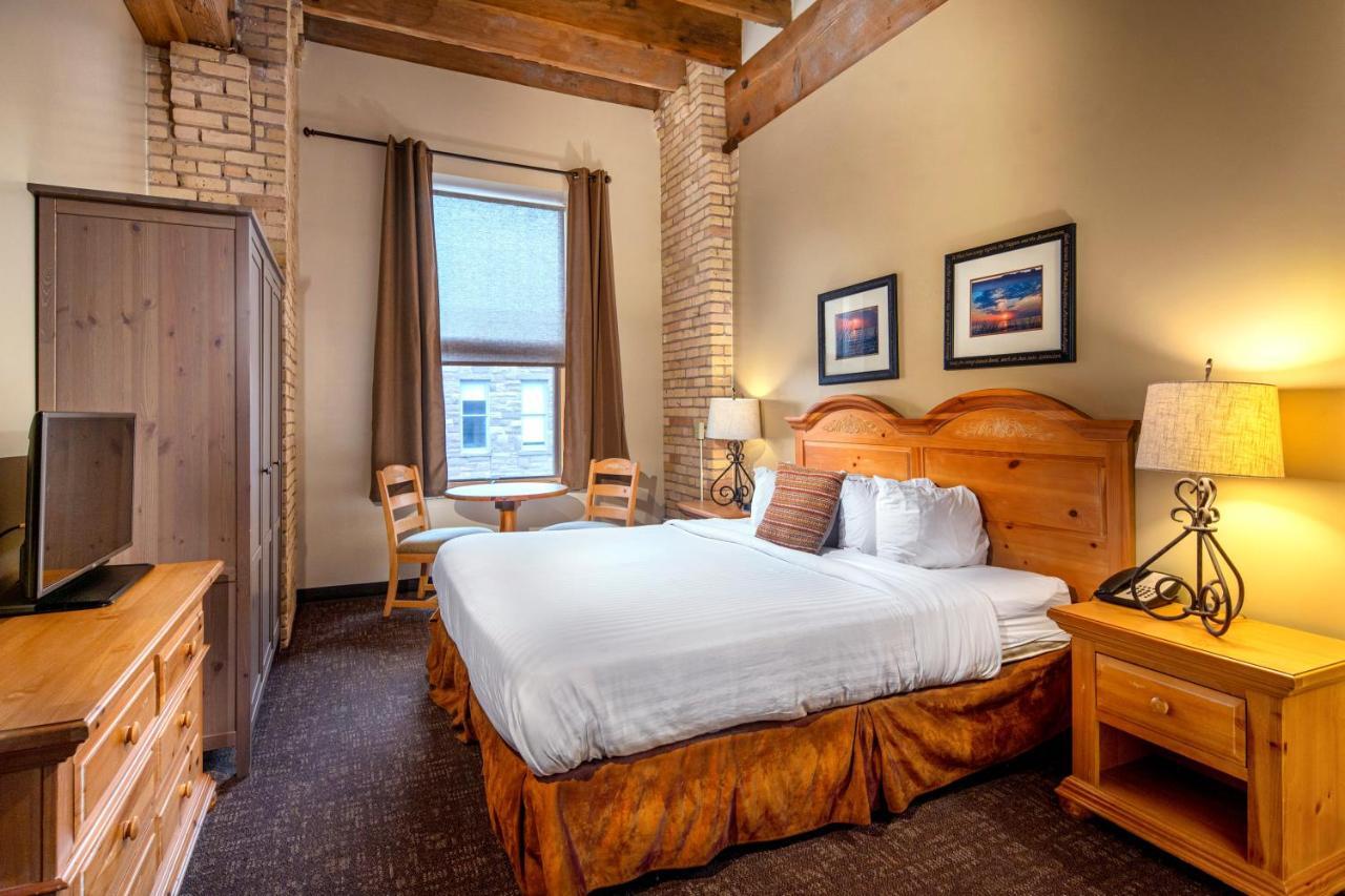 The Suites Hotel At Waterfront Plaza Duluth Bagian luar foto